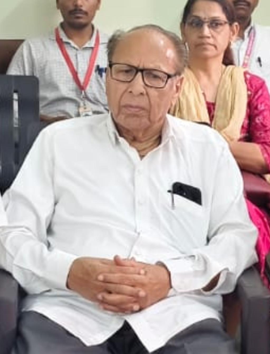 सचिव : मा. श्री. चंद्रेश्वर मारोतीराव सोनवणे